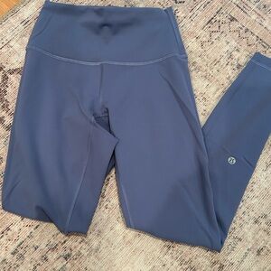 Lululemon size 4 set in Oasis Blue